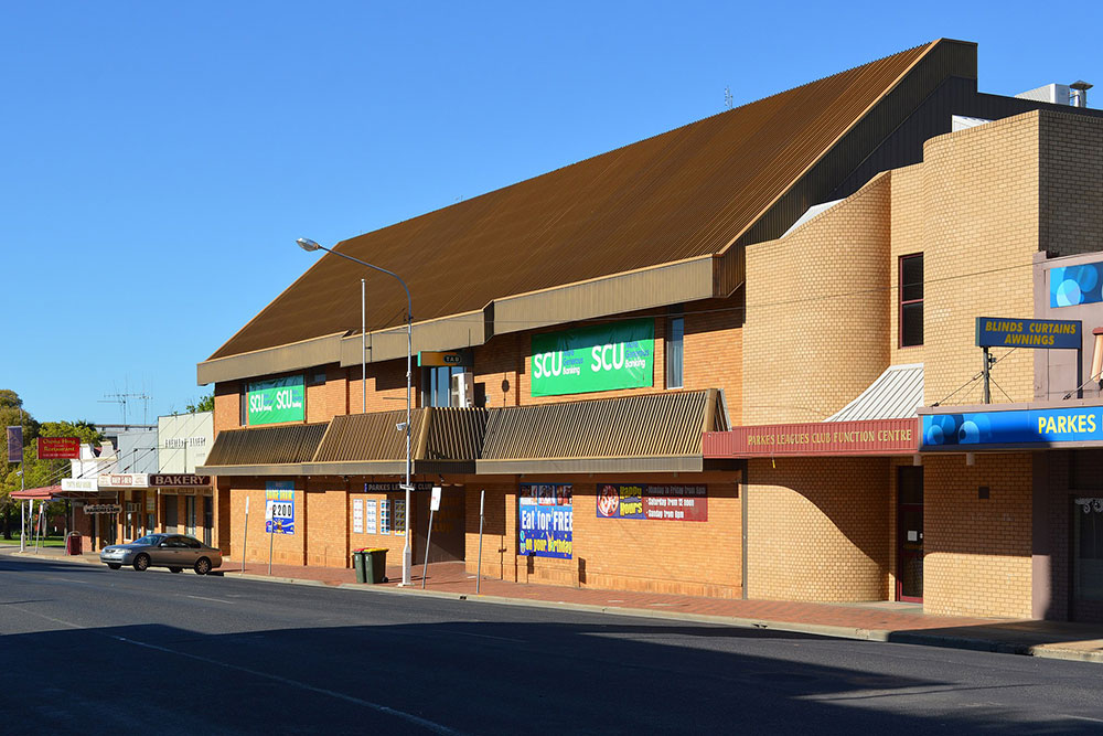 Parkes Leagues Club as viewed from the street.